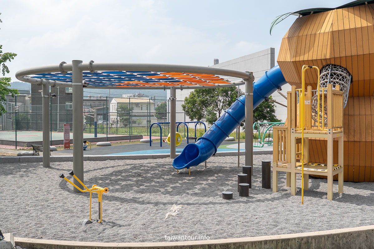 【新埔柿子公園特色遊具】新竹全台首座柿餅主題遊戲場,6公尺柿子溜滑梯超吸睛! 【新埔柿子公園特色遊具】新竹全台首座柿餅主題遊戲場,6公尺柿子溜滑梯超吸睛!
