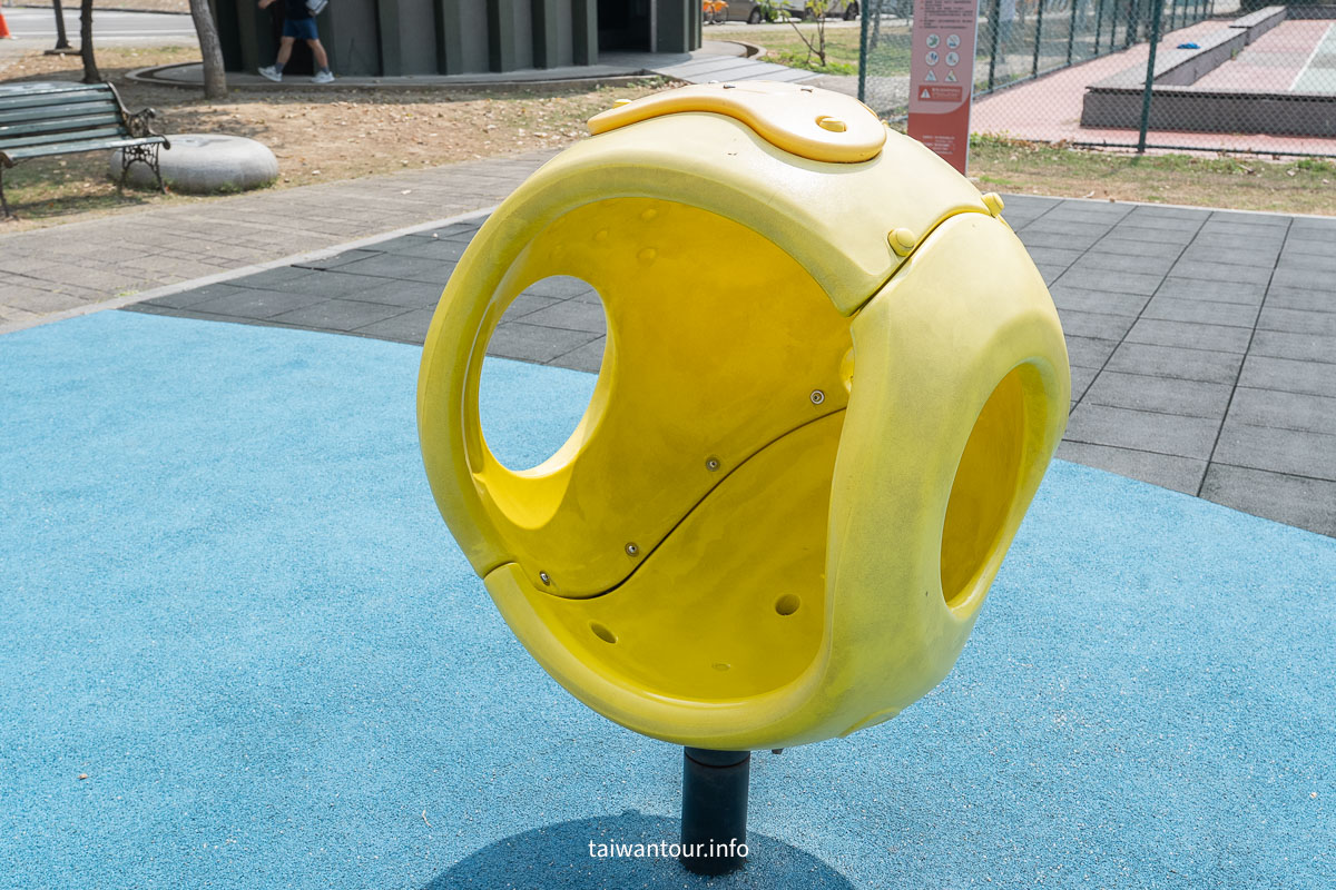 【新埔柿子公園特色遊具】新竹全台首座柿餅主題遊戲場，6公尺柿子溜滑梯超吸睛！
