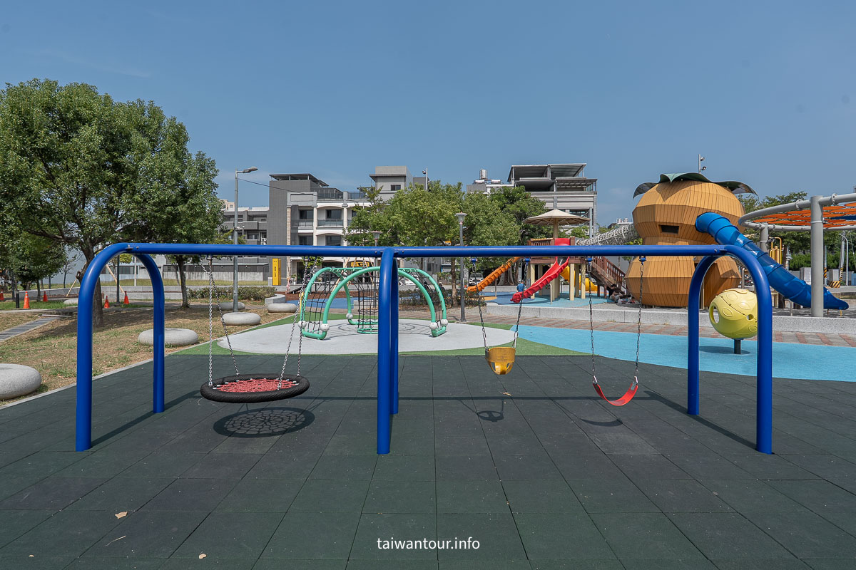 【新埔柿子公園特色遊具】新竹全台首座柿餅主題遊戲場,6公尺柿子溜滑梯超吸睛! 【新埔柿子公園特色遊具】新竹全台首座柿餅主題遊戲場,6公尺柿子溜滑梯超吸睛!